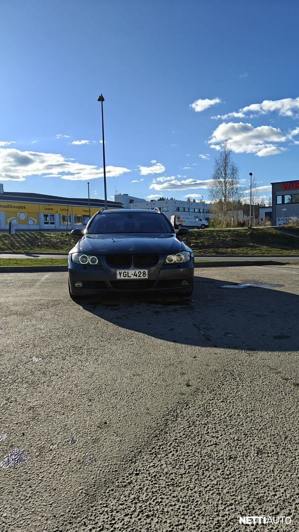 BMW 330