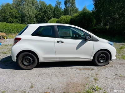 Toyota Yaris 1,0 VVT-i Life 3ov 2013, photo 3/13