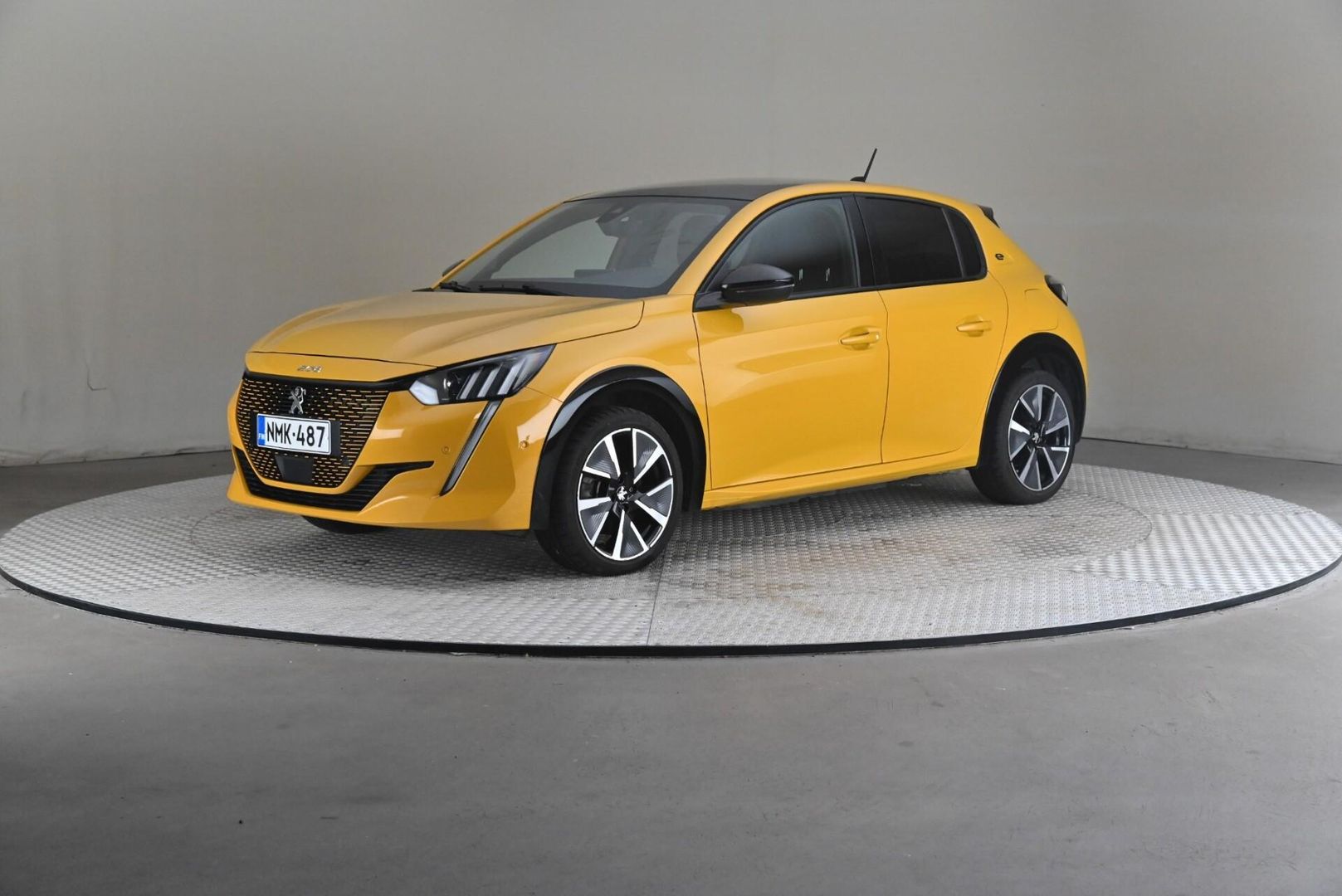 Peugeot e-208