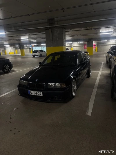 BMW 323 E36 1995, photo 1/3