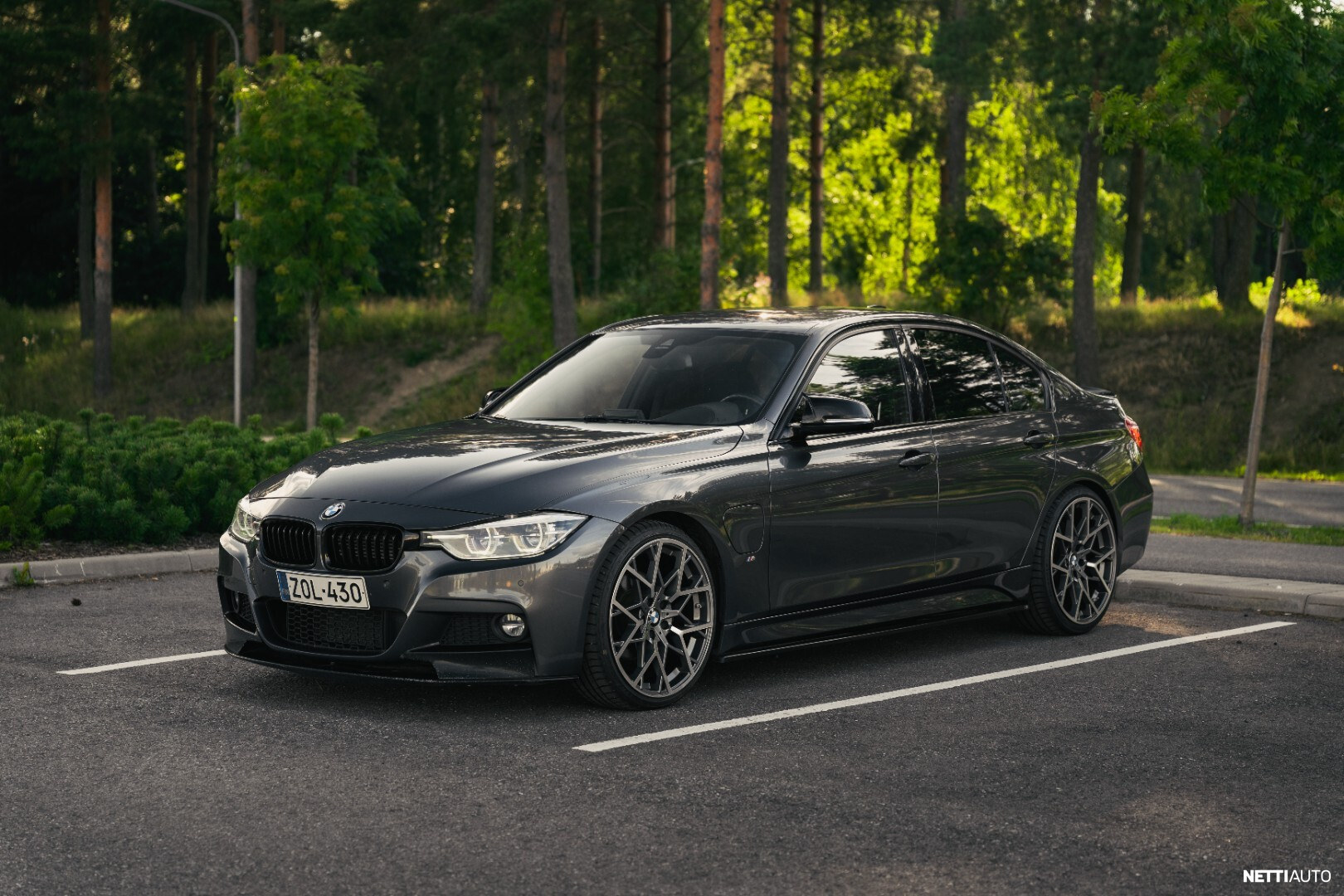 BMW 330
