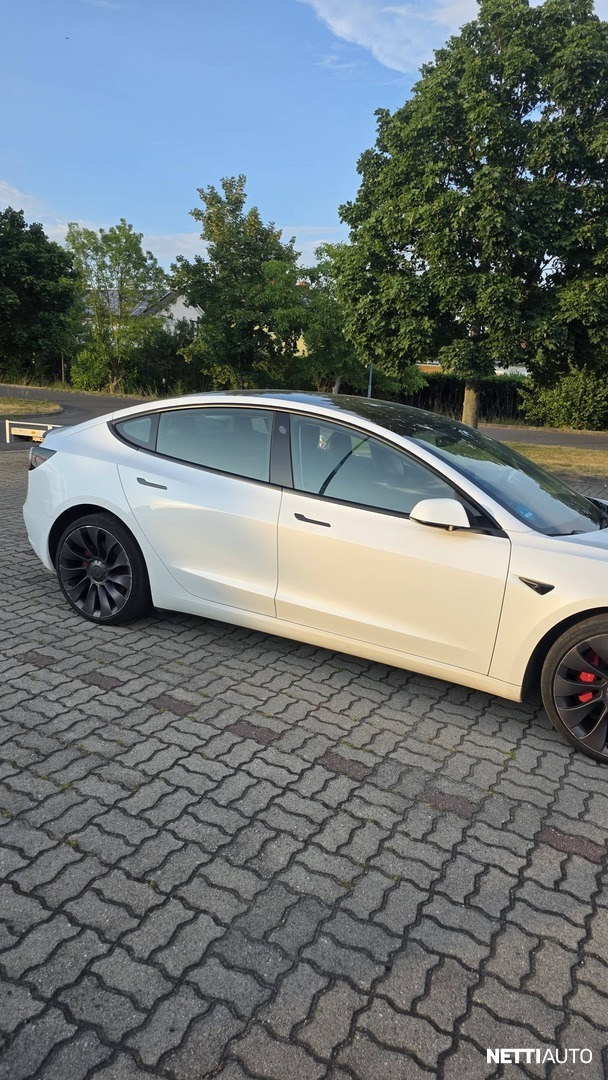 Tesla Model 3 2022, kuva 4/13