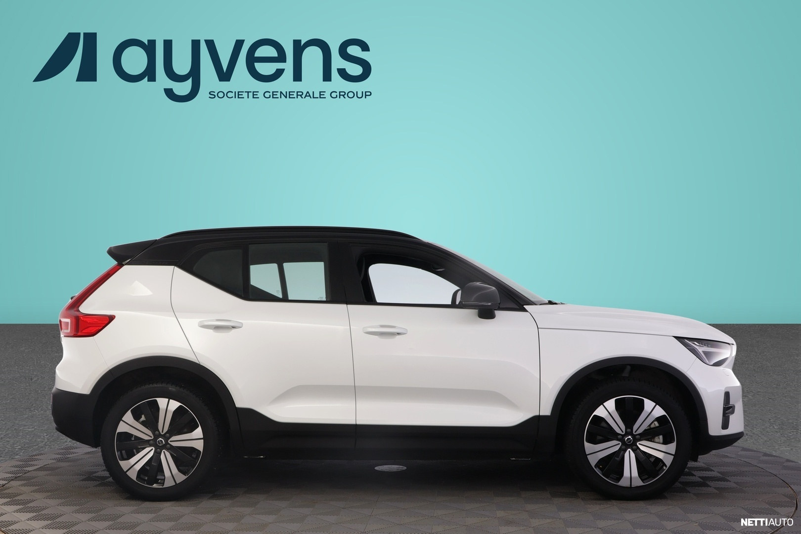 Volvo XC40 2023, photo 3/21