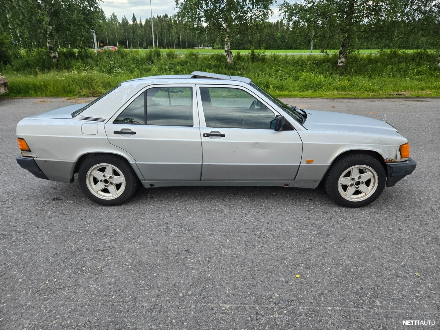 Mercedes-Benz 190 1992, photo 5/10