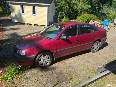 Toyota Avensis 1999, photo 2/6