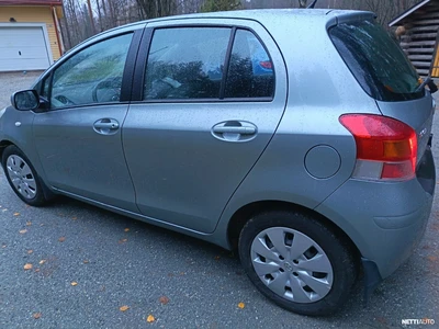 Toyota Yaris 2010, photo 4/7