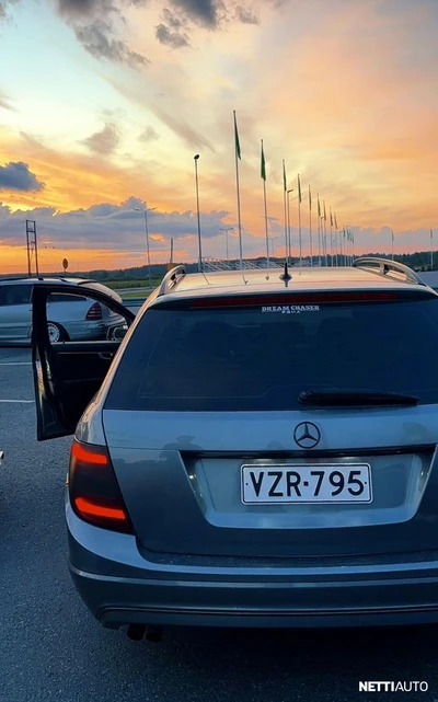 Mercedes-Benz C 2011, kuva 3/10