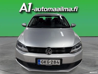 Volkswagen Jetta 2012, photo 2/16
