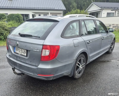 Skoda Superb 1,6 TDI Comfort 2012, kuva 4/7