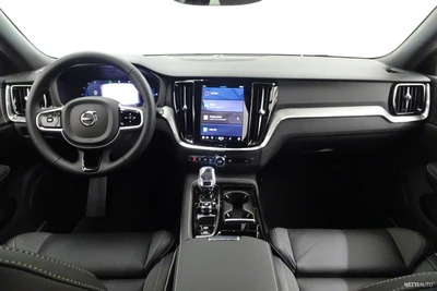Volvo V60 2025, photo 5/16