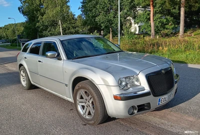 Chrysler 300C AWD 5.7 HEMI Automaatti 2005, photo 2/10