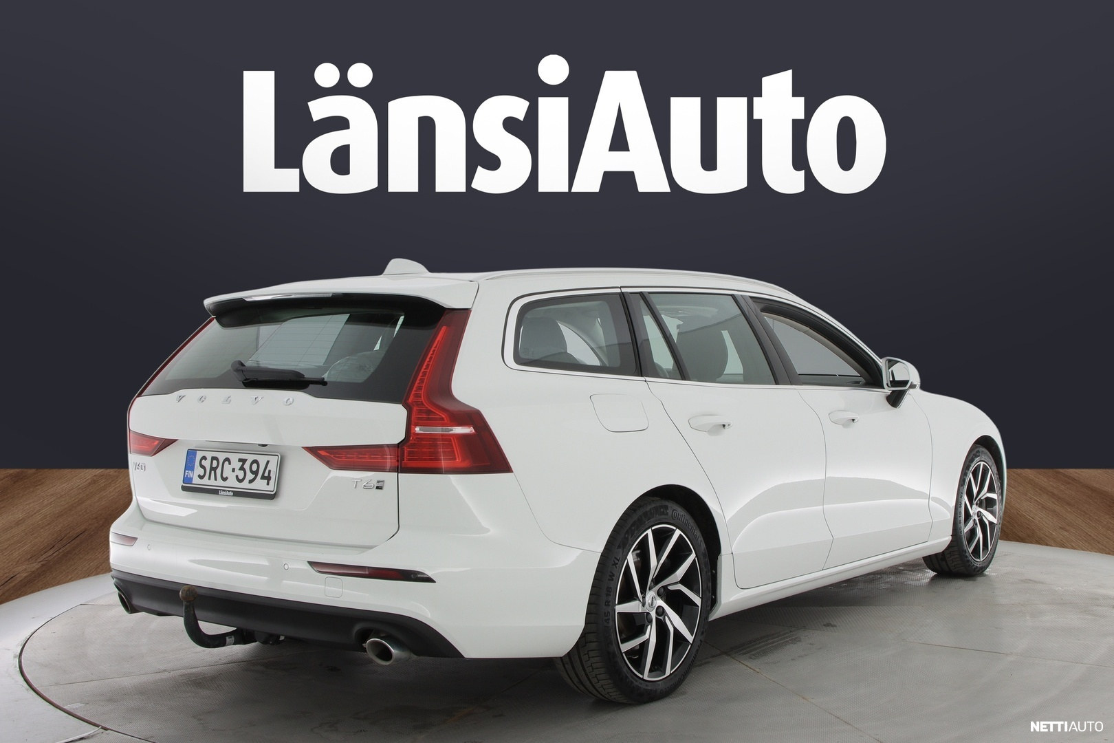 Volvo V60 2020, photo 7/38