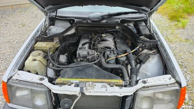 Mercedes-Benz 200 200D Manuaali 1988, photo 7/11