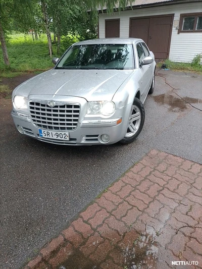 Chrysler 300C 2006, photo 2/6