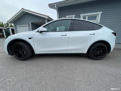 Tesla Model Y Long Range AWD 2023, kuva 2/10