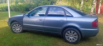 Audi A4 1,9 TDI 4d 1998, photo 1/2