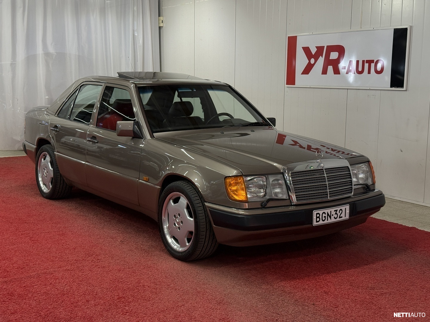Mercedes-Benz E