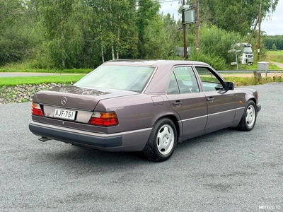 Mercedes-Benz 300 1992, kuva 4/22