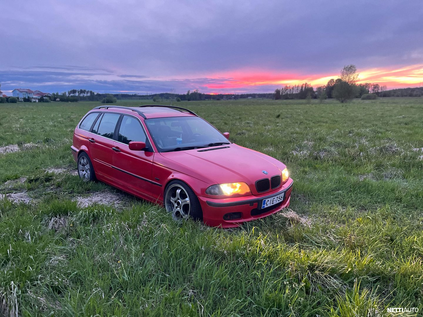 BMW 330