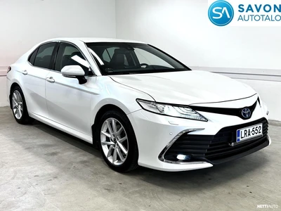 Toyota Camry 2021, kuva 1/12