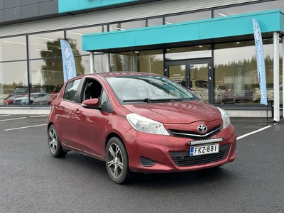 Toyota Yaris 1,4 D-4D DPF Active 5ov 2013, kuva 1/15