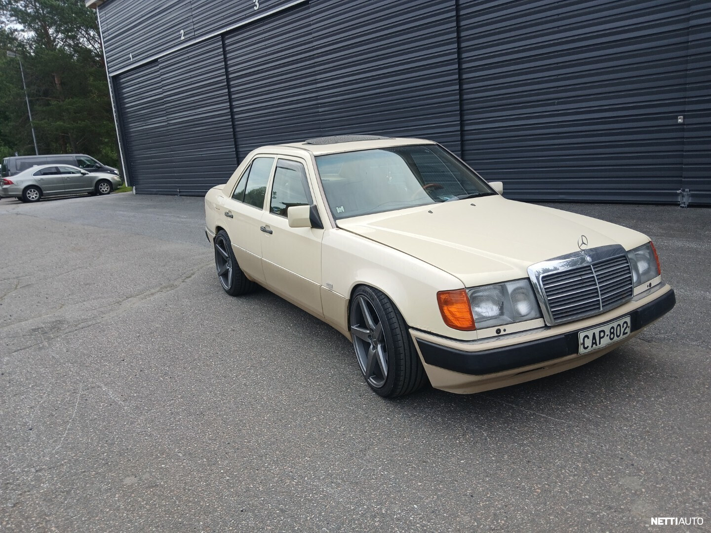 Mercedes-Benz 124