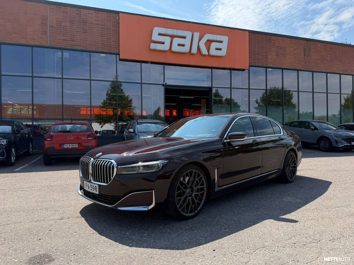 BMW 745