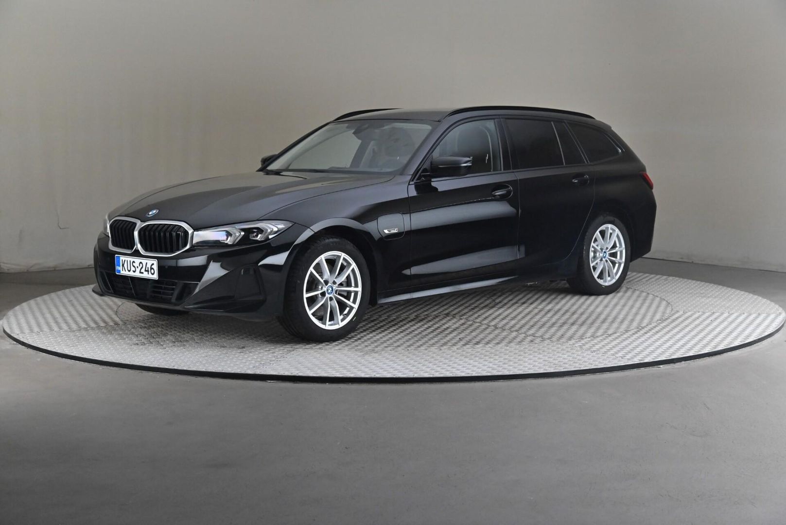 BMW 330