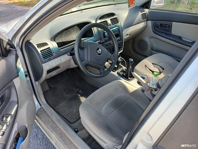 Kia Cerato 2006, kuva 3/5