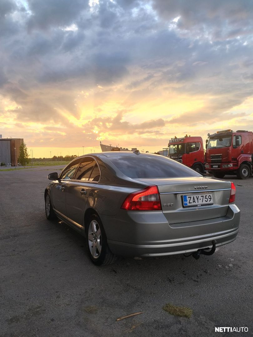 Volvo S80