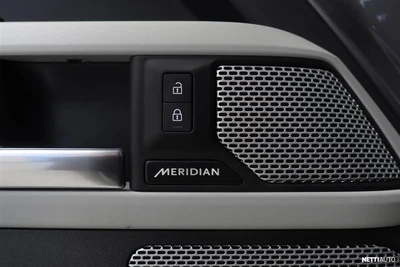 Land Rover Defender 2024, photo 6/14