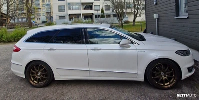 Ford Mondeo 2,0 TDCi 180hv Vignale 2016, kuva 2/12
