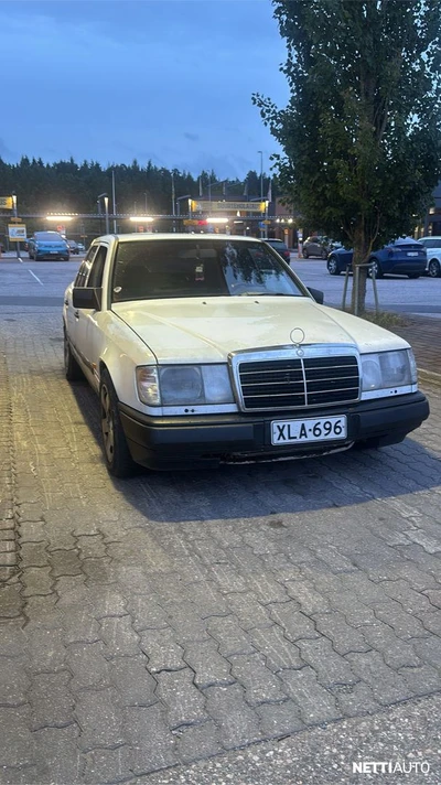 Mercedes-Benz 300 1987, photo 2/5