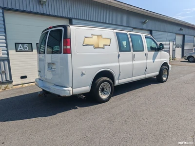 Chevrolet Express 2500 2011, kuva 4/12