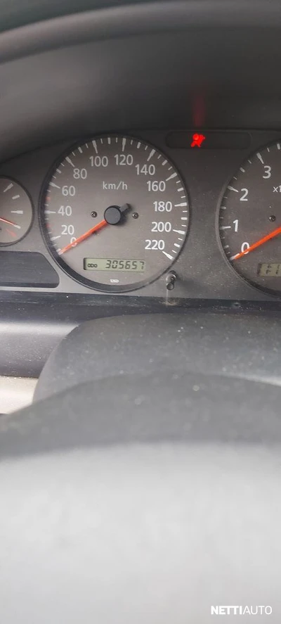 Nissan Almera 2000, kuva 8/8
