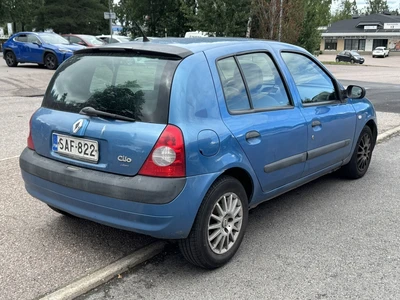 Renault Clio 4D HATCHBACK 1.4 16V 2002, photo 3/4