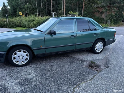 Mercedes-Benz 250 1988, photo 4/19