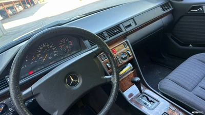 Mercedes-Benz CE 1990, photo 7/8