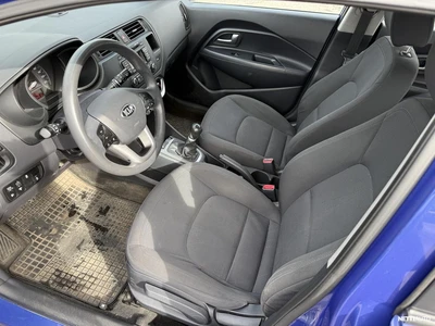 Kia Rio 2013, photo 6/9
