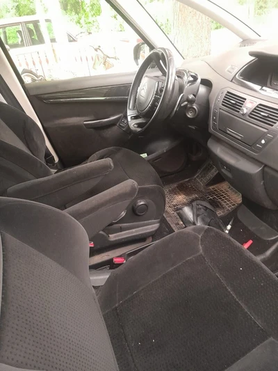 Citroen Grand C4 Picasso 2008, kuva 4/6