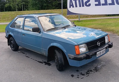 Opel Kadett 1982, kuva 4/5