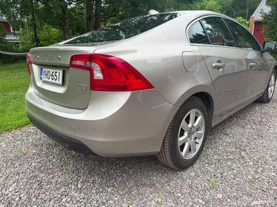 Volvo S60 D3 Momentum Business aut 2011, photo 3/24