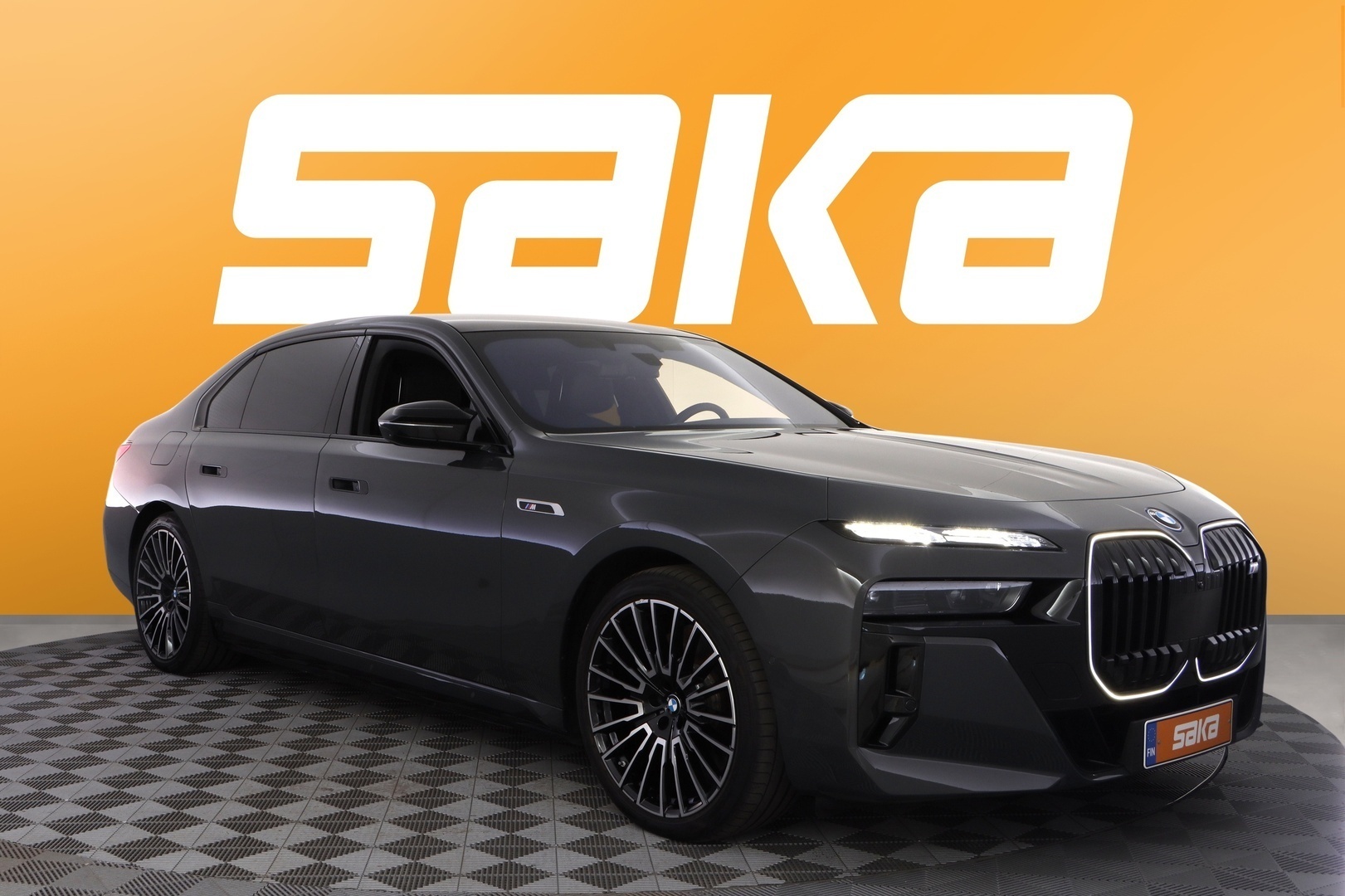 BMW i7