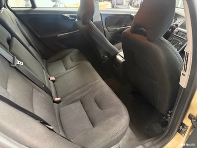 Volvo V60 D3 Kinetic 2011, kuva 7/11