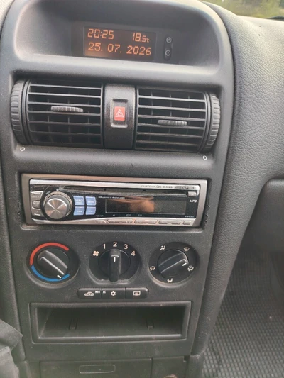 Opel Astra 1,6 Elegance 2000, photo 6/6