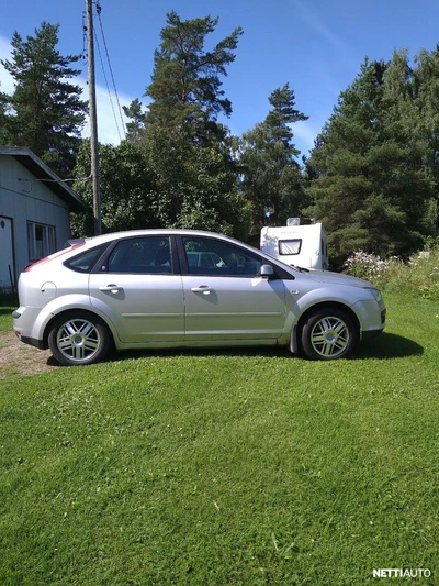 Ford Focus 2006, kuva 3/5