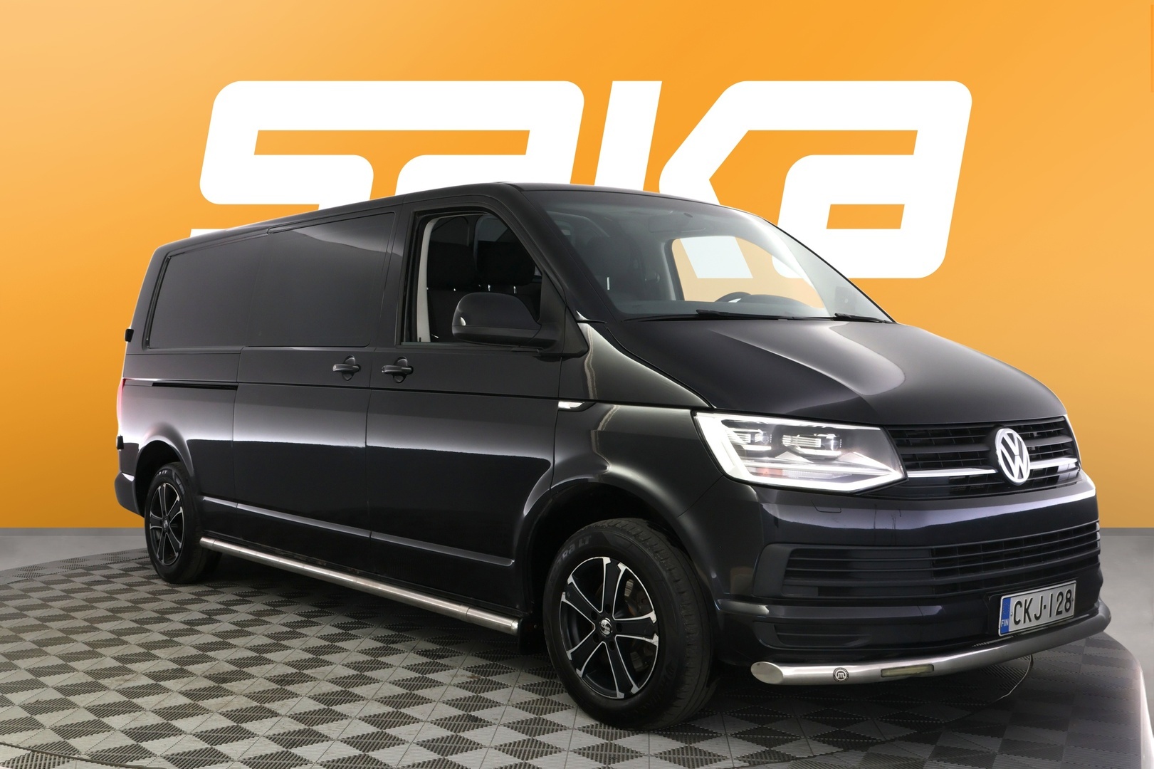 Volkswagen Transporter umpipakettiauto Pitkä 2,0 TDI 110 kW Black & Silver