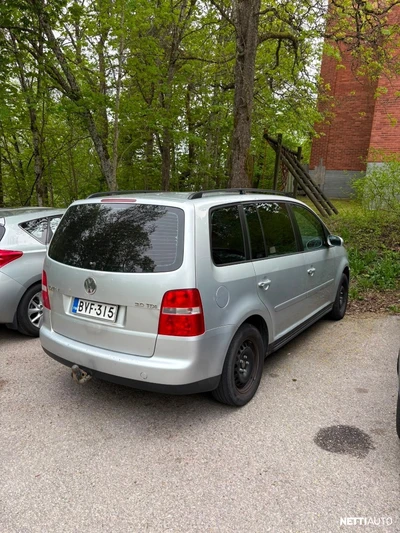 Volkswagen Touran 2005, kuva 2/5