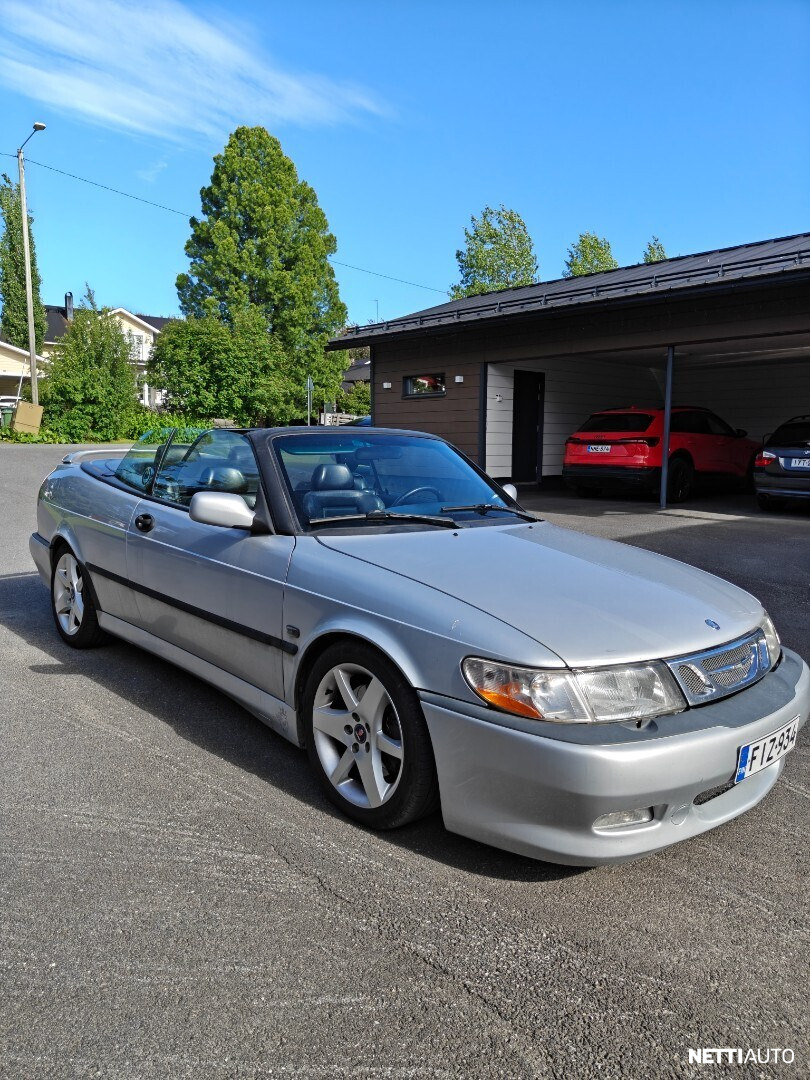 Saab 900