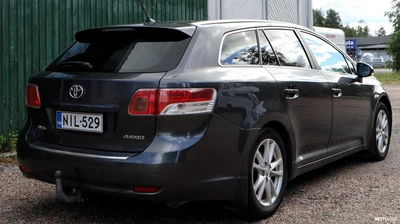 Toyota Avensis 2012, photo 7/16